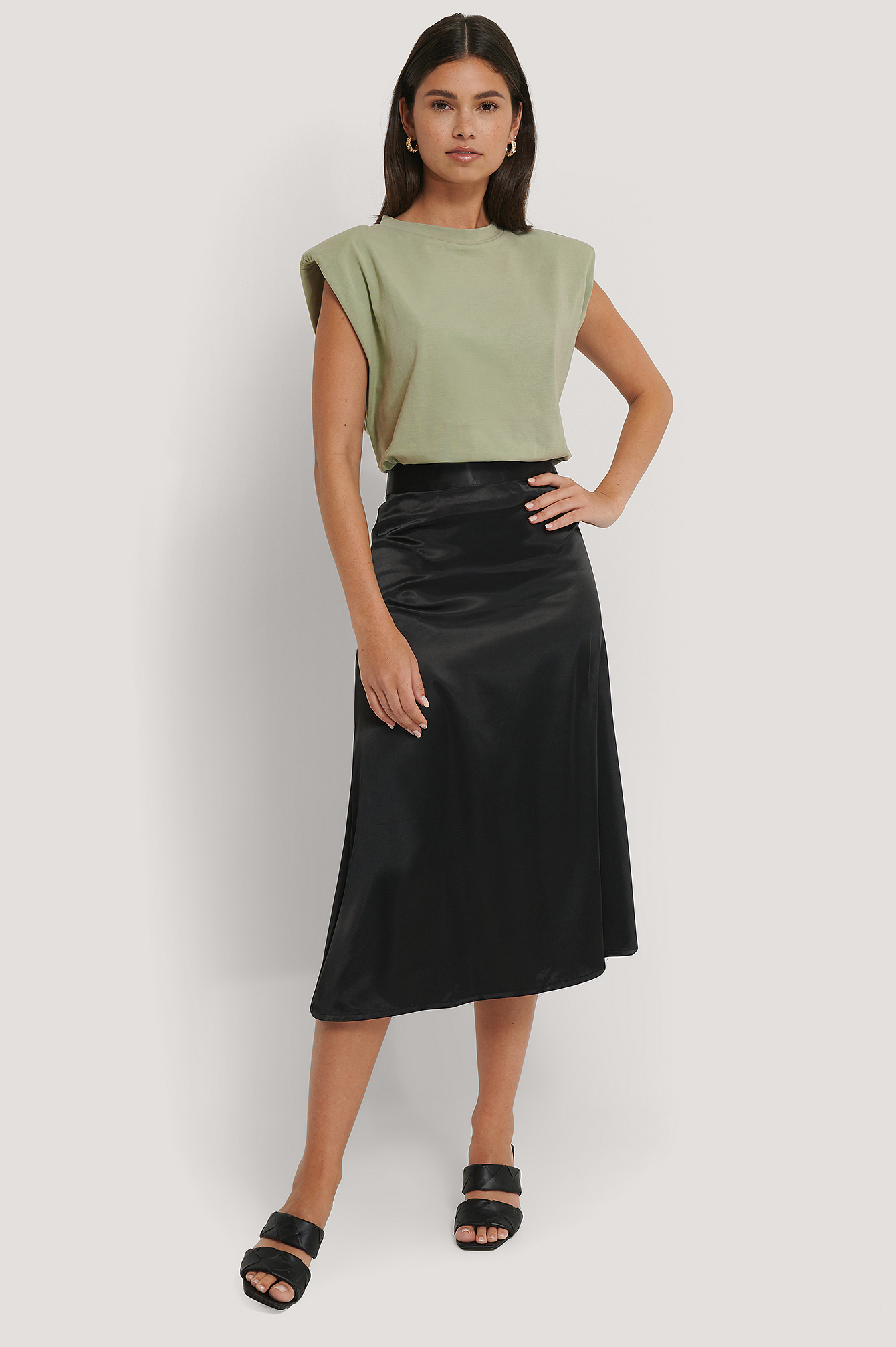 bias-cut-satin-midi-skirt-black-na-kdlounge