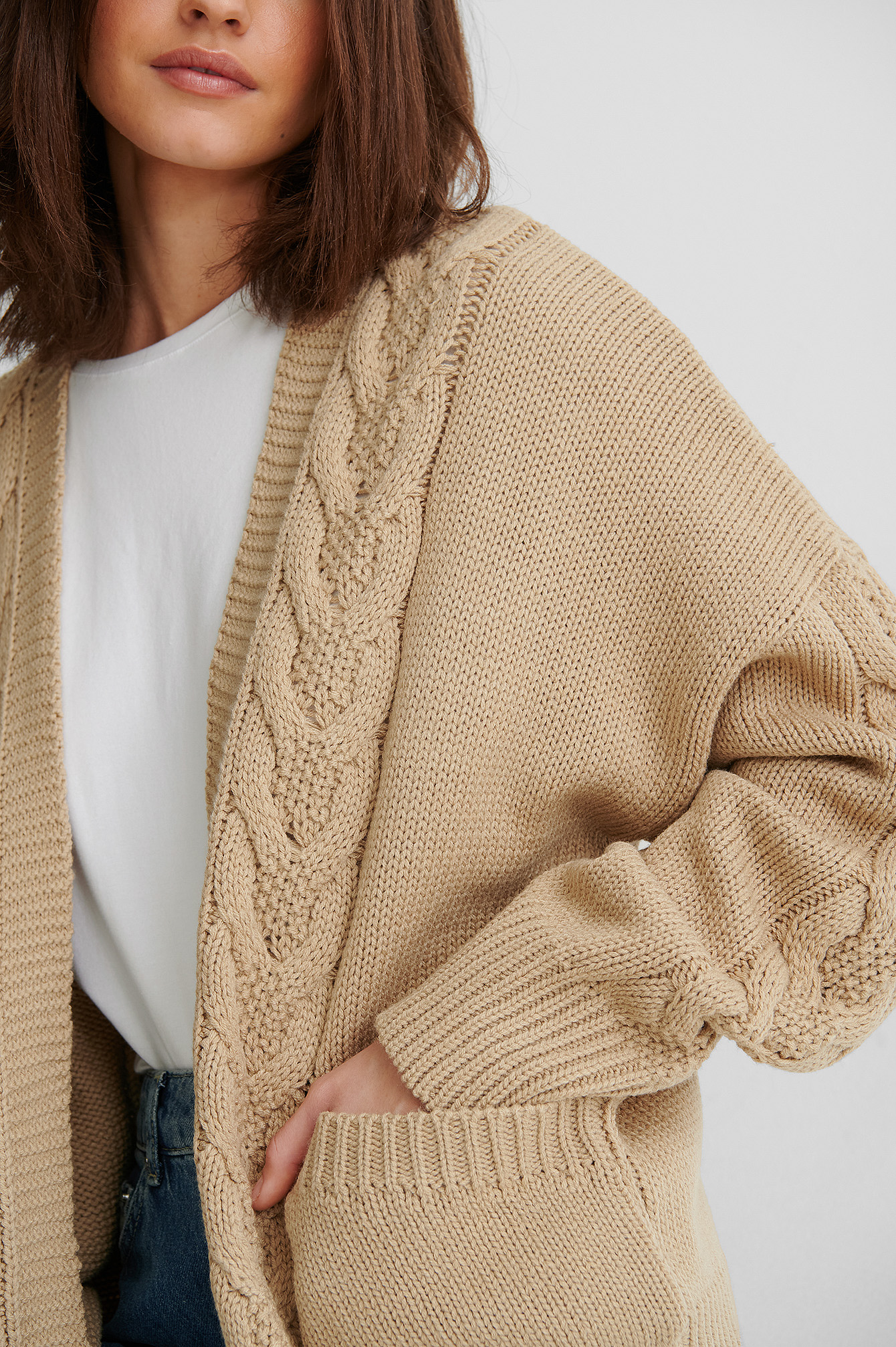 beige cardigan short