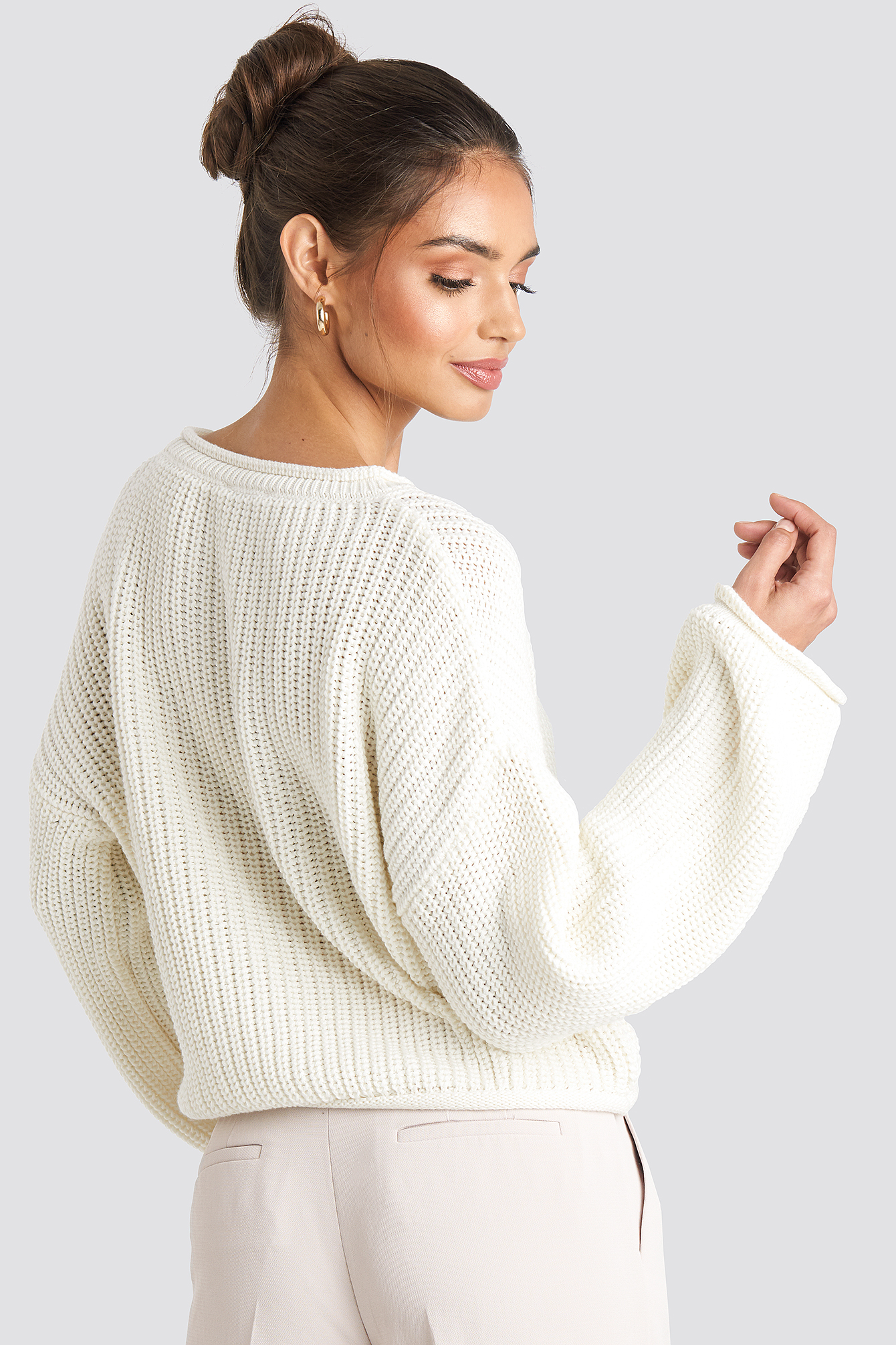 Cropped Boat Neck Knitted Sweater Biały